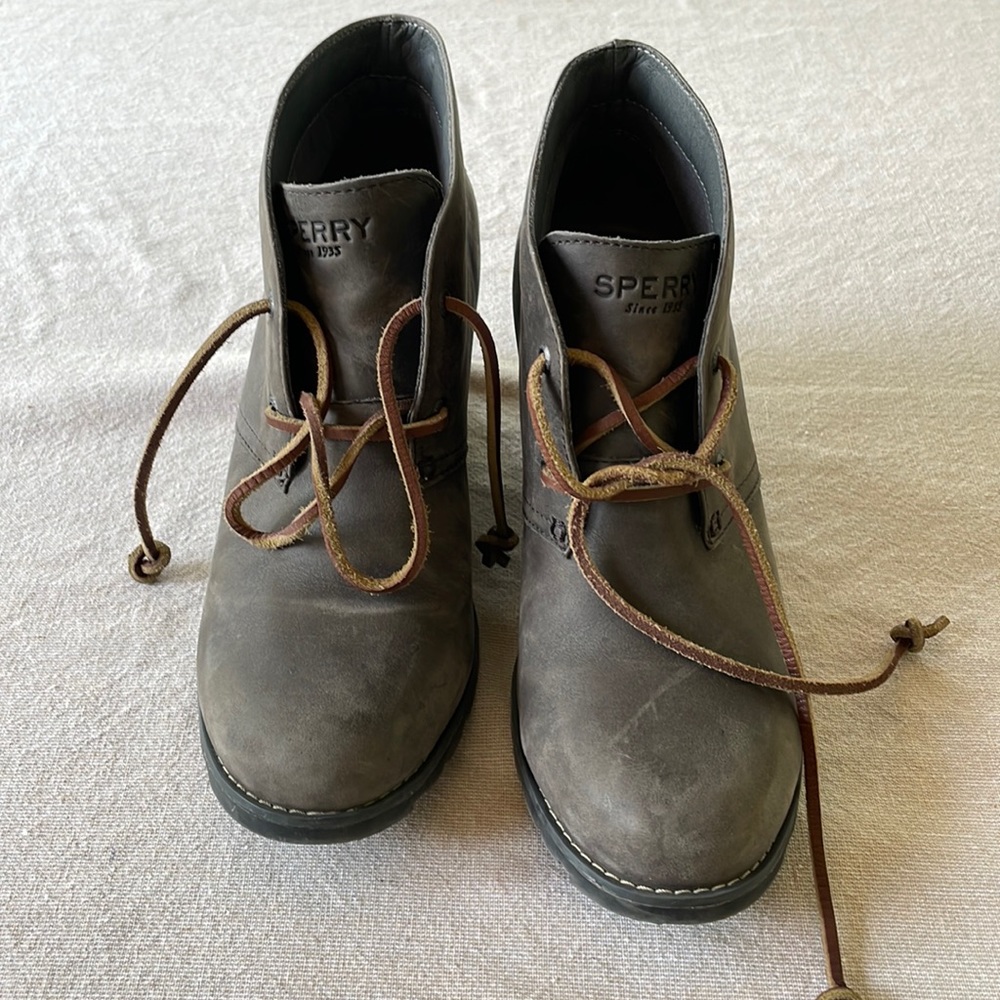 Sperry wedges size 9.5